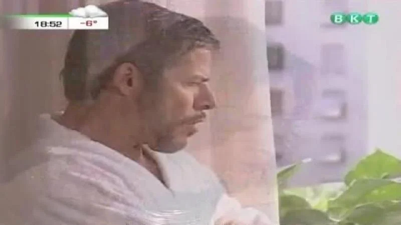 Кадры из сериала Семейные узы (2000)